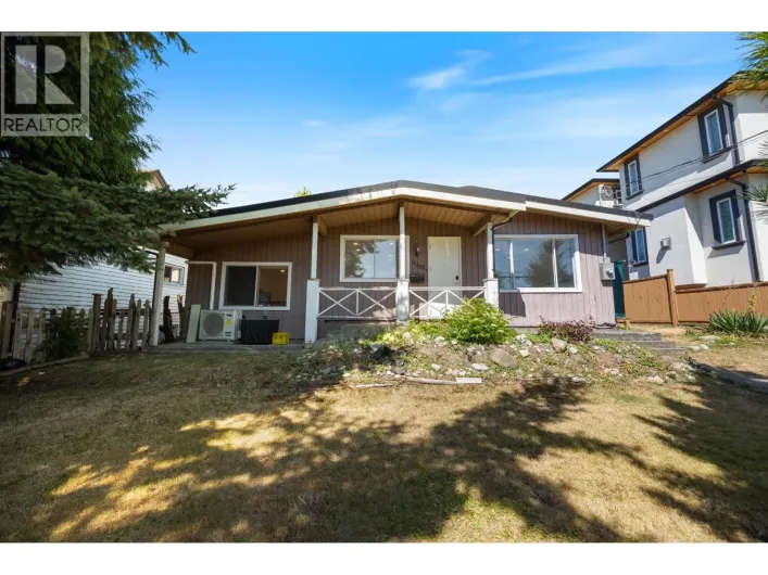 8085 10TH AVENUE, Burnaby