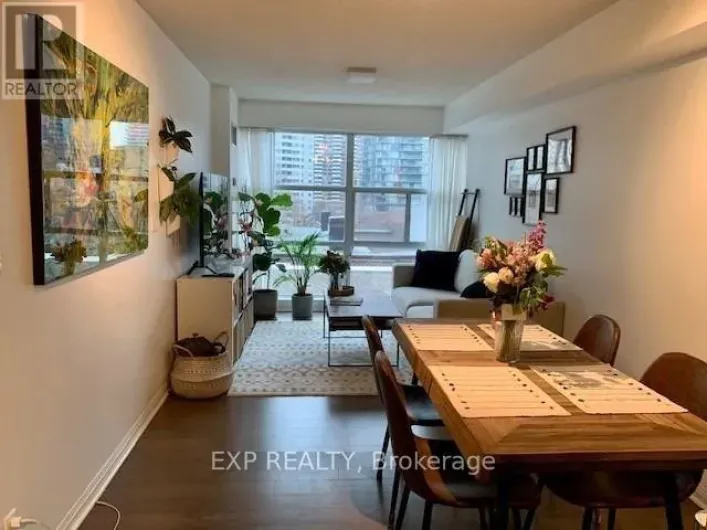 809 - 11 ST. JOSEPH STREET, Toronto