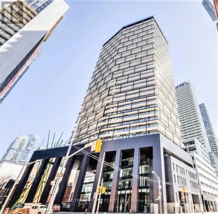 809 - 125 PETER STREET, Toronto