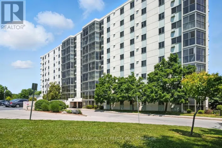 809 - 127 BELMONT DRIVE, London South