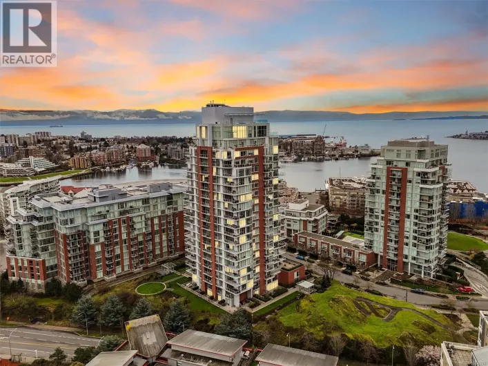 809 83 Saghalie Rd, Victoria