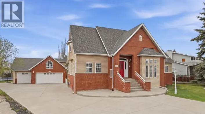 809 East Lakeview Road, Chestermere