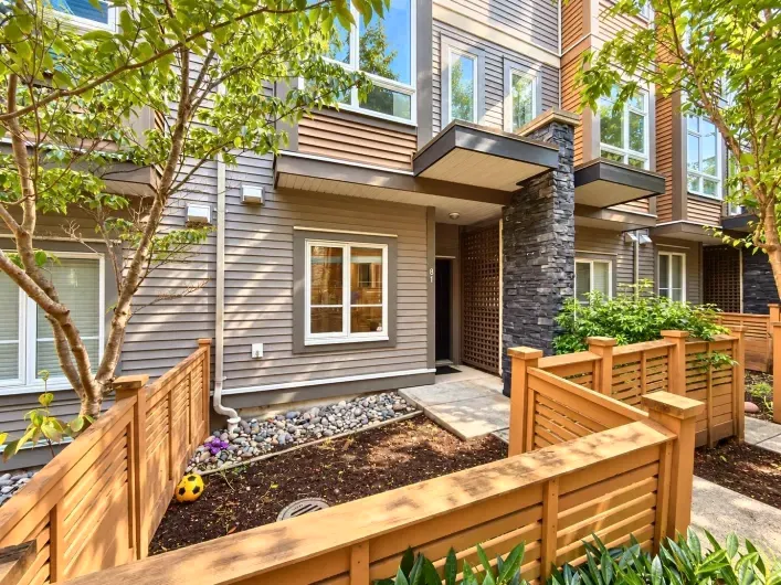 Row / Townhouse for sale: 81 5888 144 STREET, Surrey