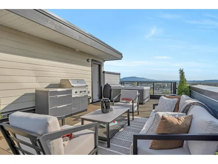 81 7381 PRESTON BOULEVARD, Mission