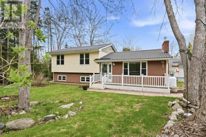 81 Armanda Crescent, Fall River
