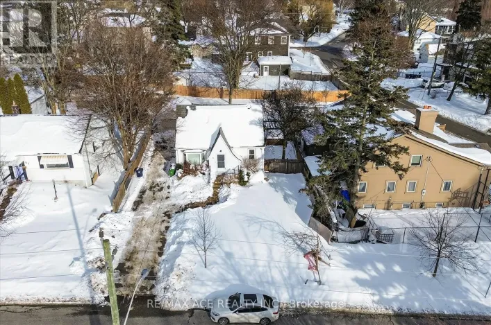 81 BROOKLAWN AVENUE, Toronto