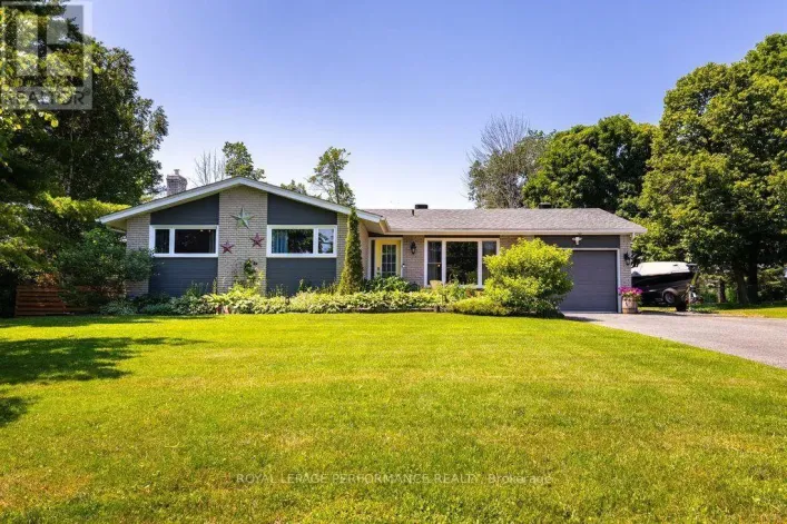 81 FRONT ROAD, Champlain