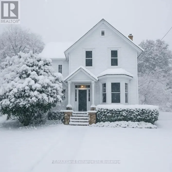 81 PATRICK STREET E, North Huron