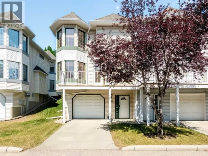 81 Prominence View SW, Calgary