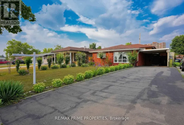 81 SILVERSTONE DRIVE, Toronto