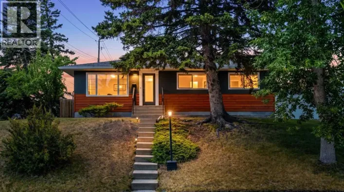81 White Oak Crescent SW, Calgary