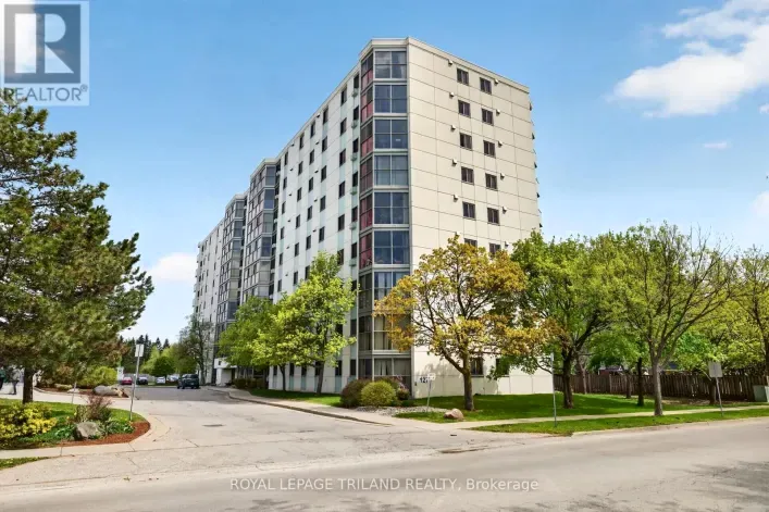 Apartment for sale: 810 - 127 BELMONT DRIVE, London South