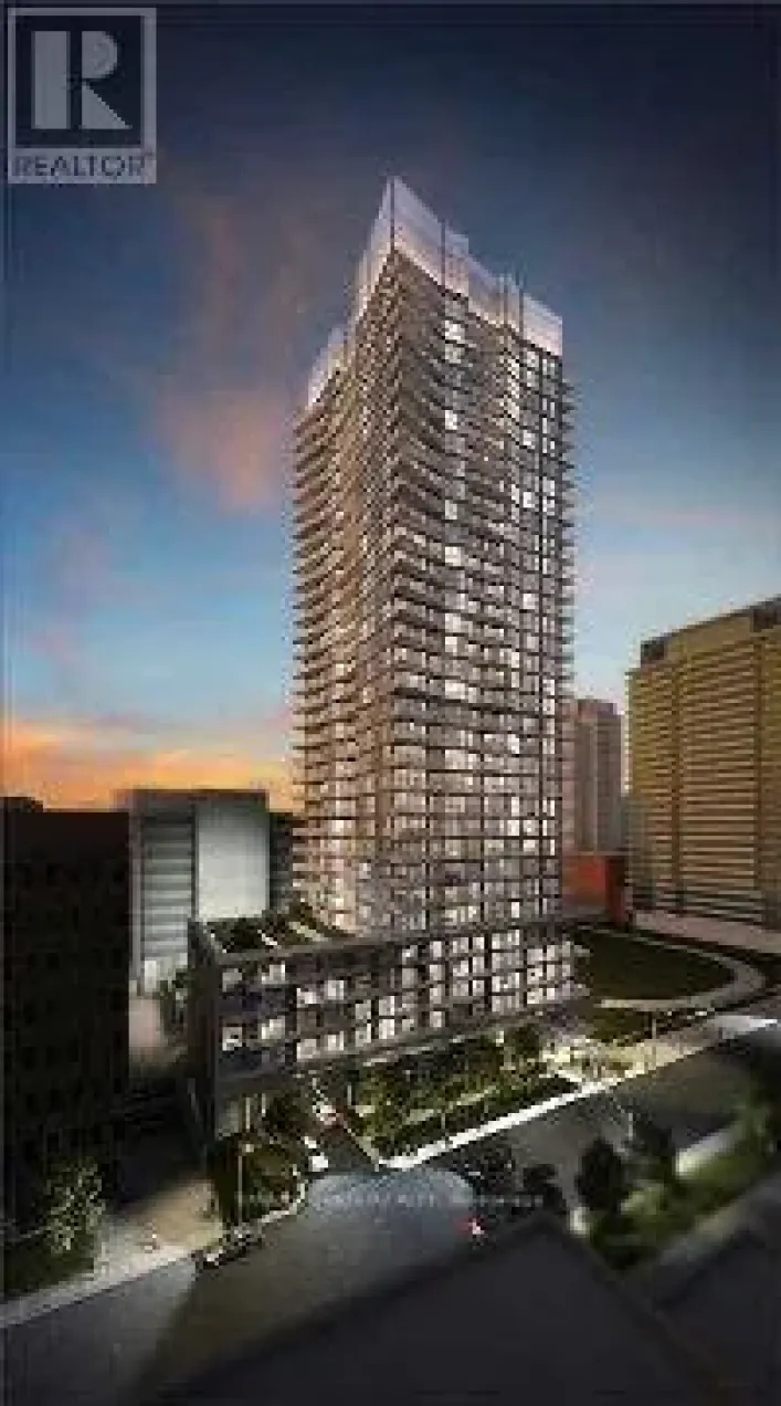 810 - 30 ROEHAMPTON AVENUE, Toronto