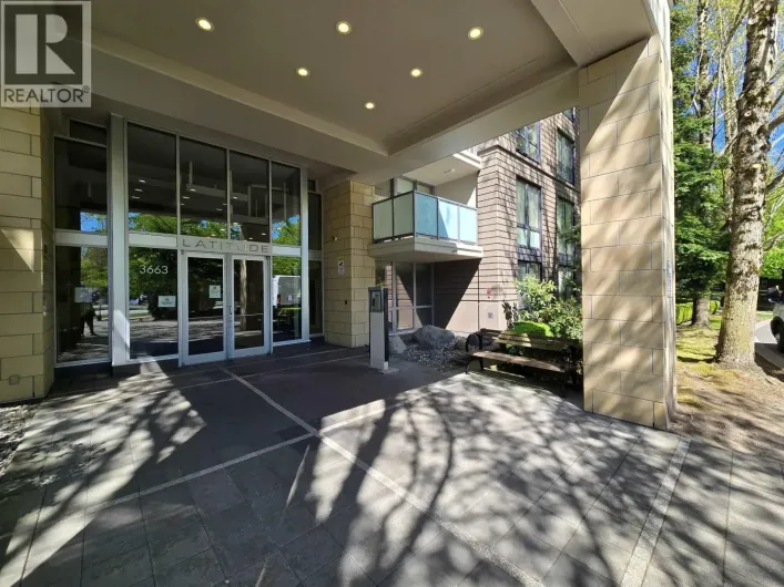 810 3663 CROWLEY DRIVE, Vancouver
