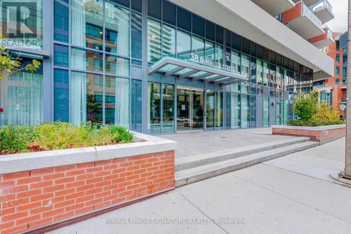 810 - 38 IANNUZZI STREET, Toronto