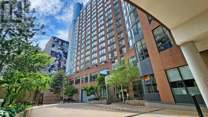 810 - 7 CARLTON STREET, Toronto