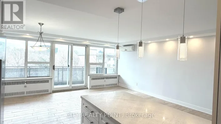 811 - 10 SHALLMAR BOULEVARD, Toronto