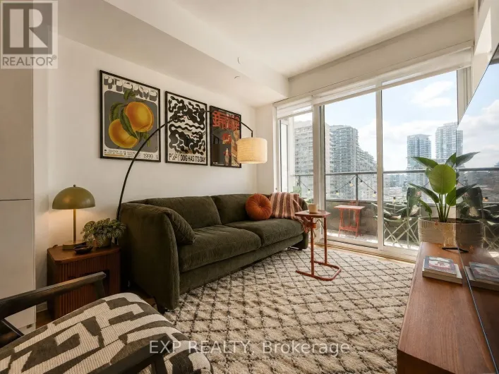 811 - 19 WESTERN BATTERY ROAD, Toronto