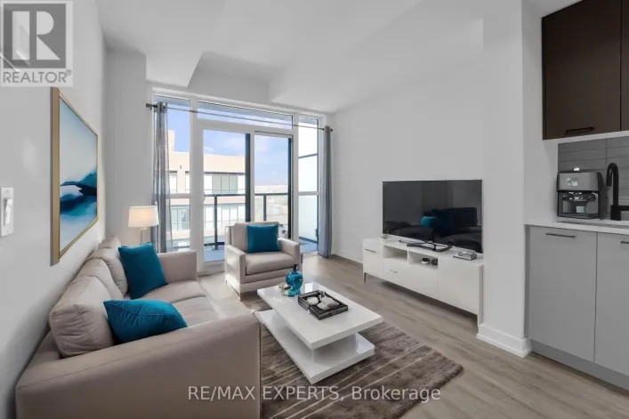 811 - 2300 ST CLAIR AVENUE W, Toronto