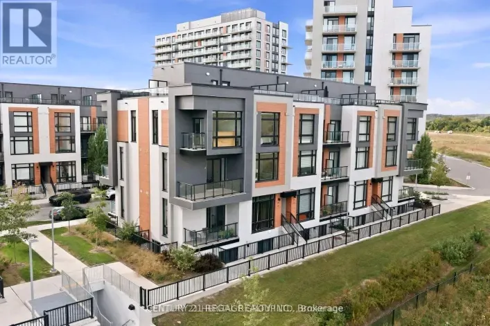 811 - 3 STECKLEY HOUSE LANE, Richmond Hill