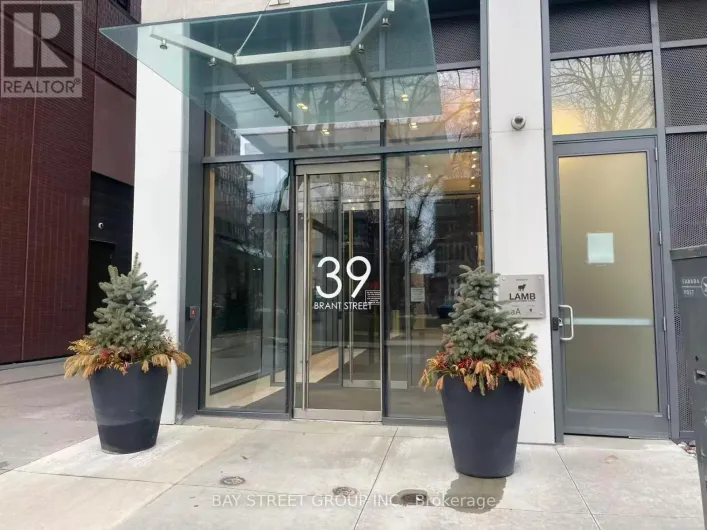 811 - 39 BRANT STREET, Toronto
