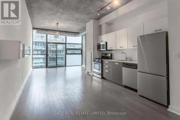 811 - 60 BATHURST STREET, Toronto