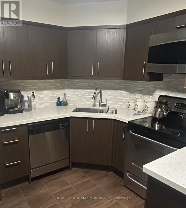 811 - 61 MARKBROOK LANE, Toronto