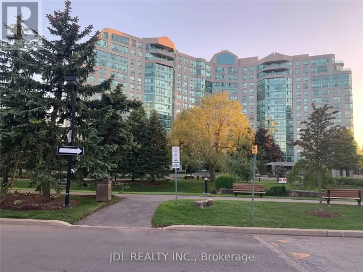 811 - 7805 BAYVIEW AVENUE, Markham