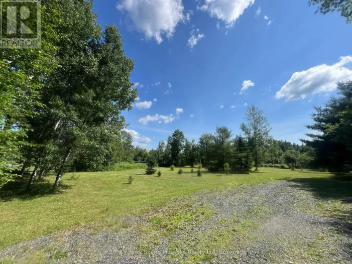 811 CENTRE ROAD, McKellar