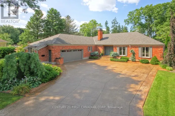811 CLEARVIEW CRESCENT, London North