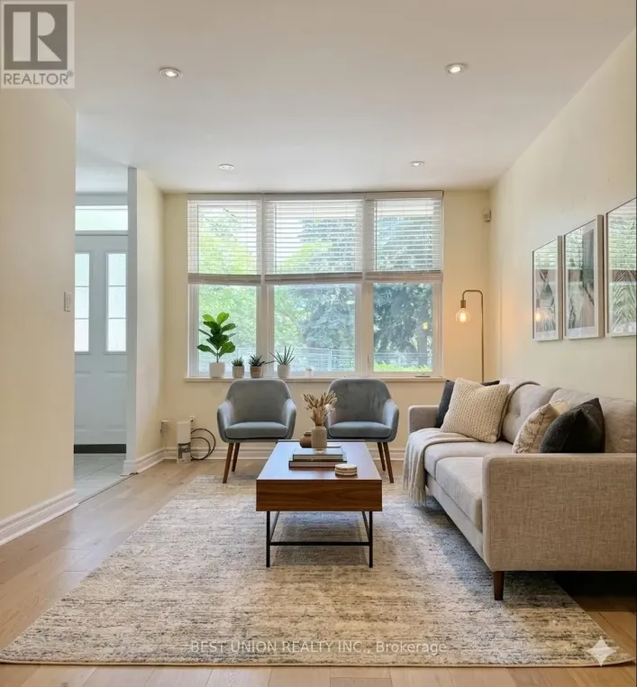 811 GRANDVIEW WAY, Toronto