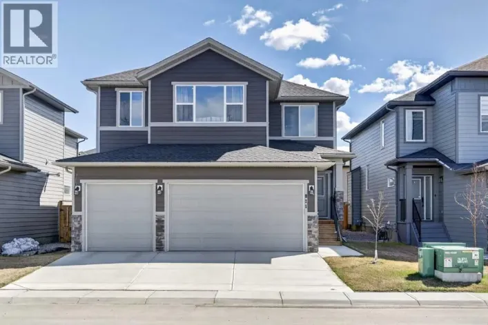 811 Mandalay Link, Carstairs