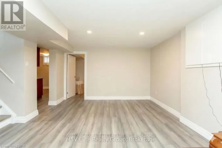 811 NIXON AVENUE, London South