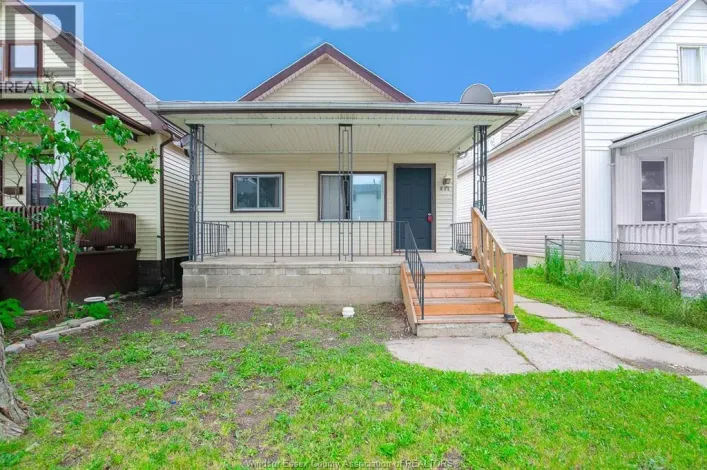 811 UNIVERSITY AVENUE East, Windsor