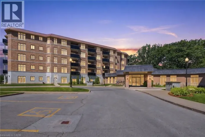 8111 FOREST GLEN Drive Unit# 521, Niagara Falls