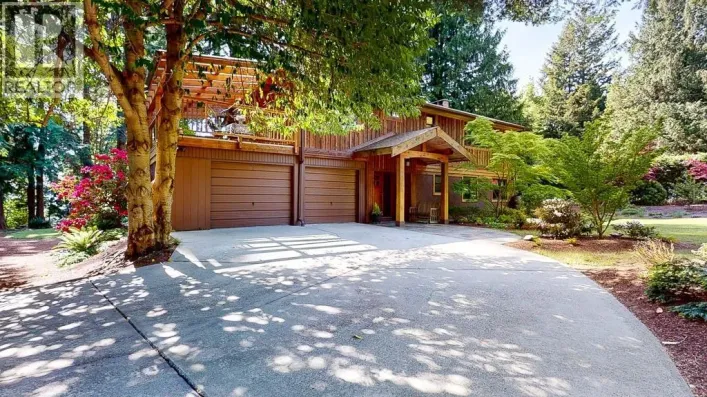 8115 REDROOFFS ROAD, Halfmoon Bay