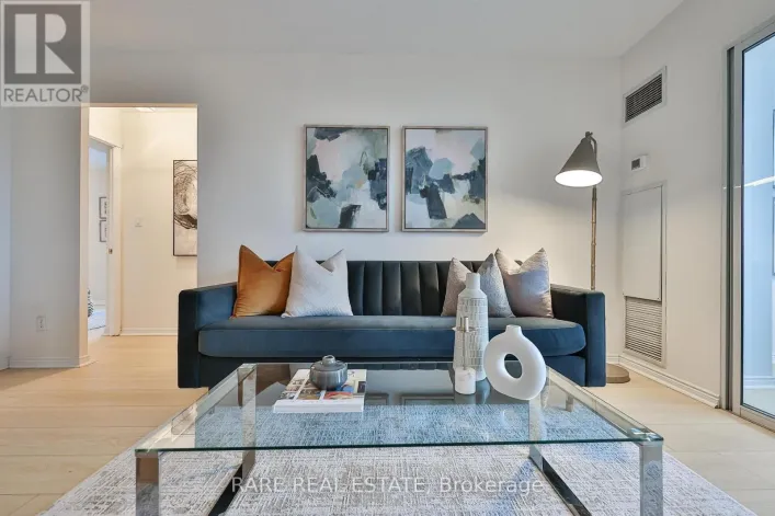 812 - 135 HILLCREST AVENUE, Mississauga