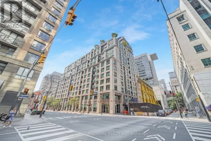 812 - 168 SIMCOE STREET, Toronto