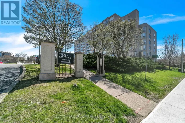 812 - 175 CEDAR AVENUE, Richmond Hill