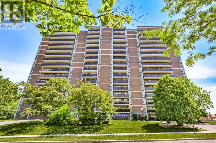 812 - 235 GRANDRAVINE DRIVE, Toronto