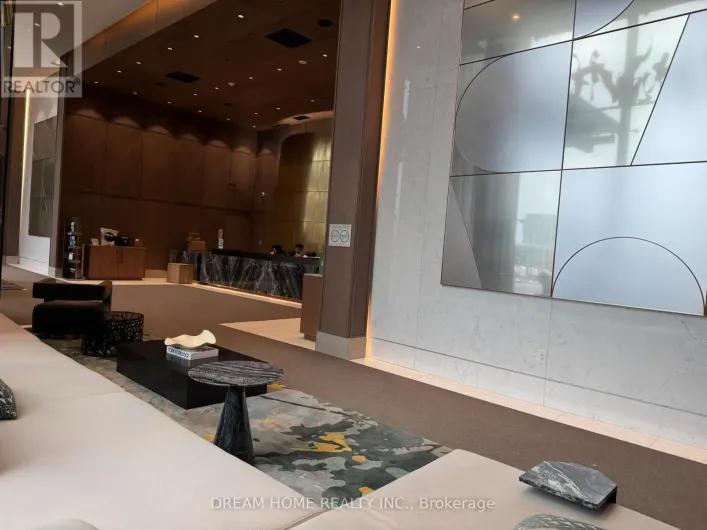 812 - 30 INN ON THE PARK DRIVE, Toronto