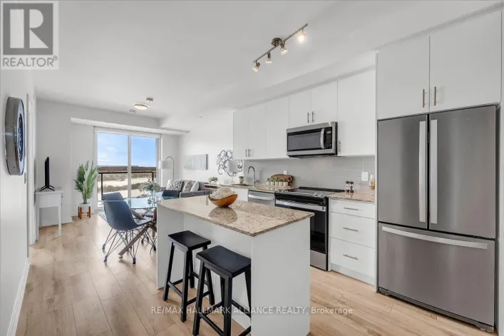 812 - 335 WHEAT BOOM DRIVE, Oakville