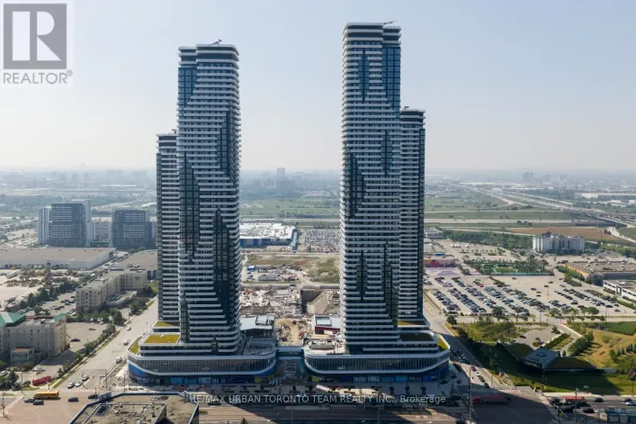 812 - 8 INTERCHANGE WAY, Vaughan