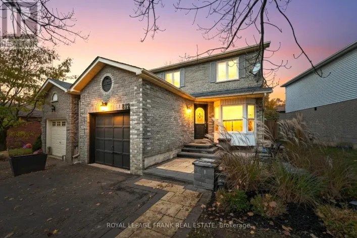 812 ATTERSLEY DRIVE, Oshawa