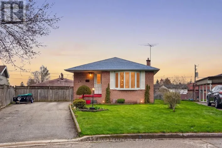 812 BEM AVENUE, Pickering