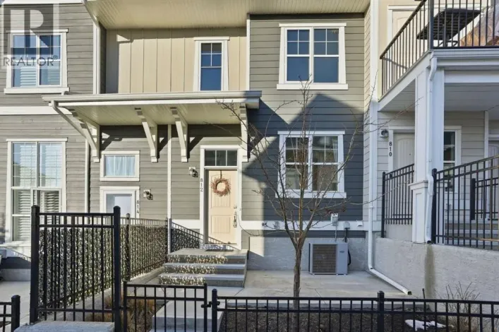 812 Cranbrook Walk SE, Calgary