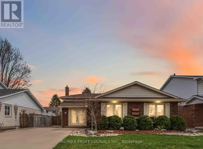 812 DANBURY CRESCENT, Sarnia