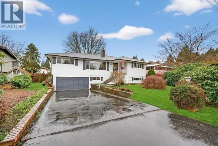 812 GROVER AVENUE, Coquitlam