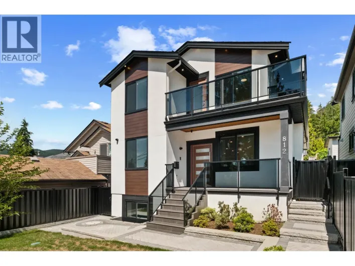 812 MONTROYAL BOULEVARD, North Vancouver