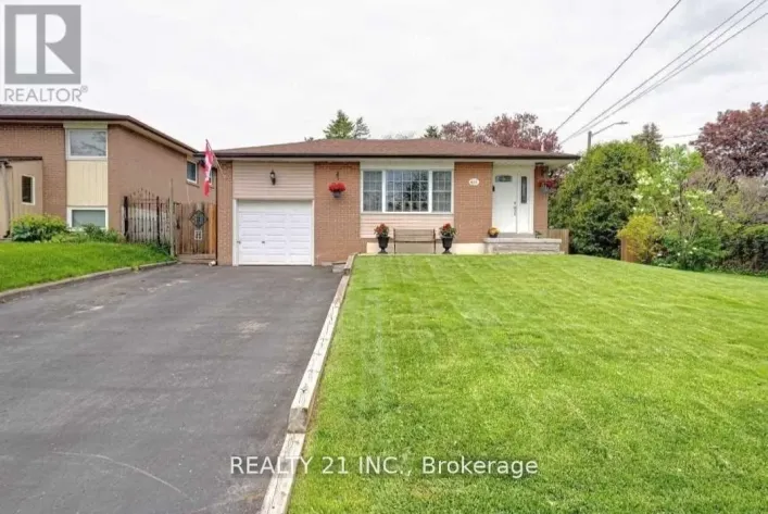 812 SANOK DRIVE, Pickering